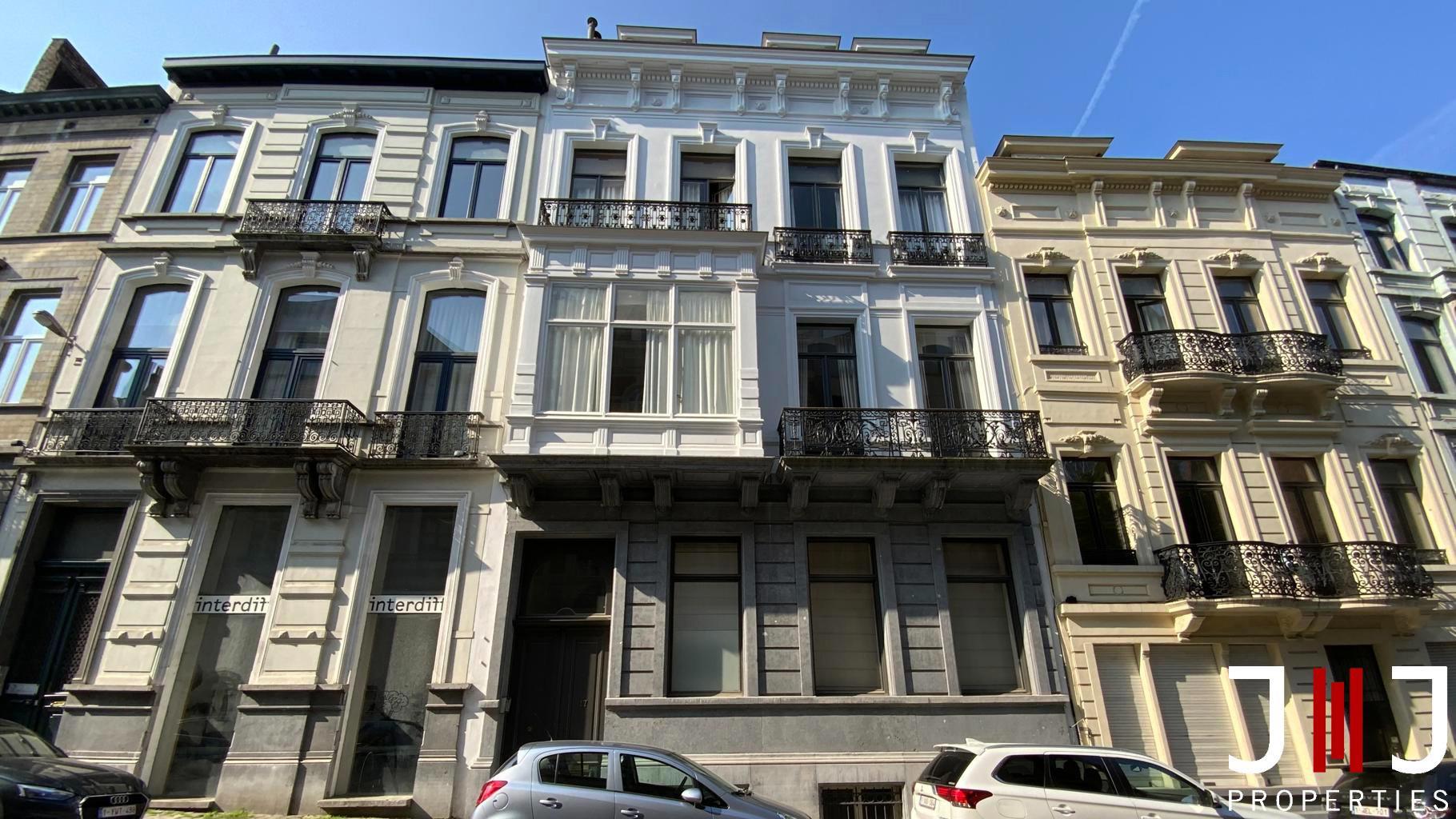 Immeuble à appartements à vendre à Bruxelles