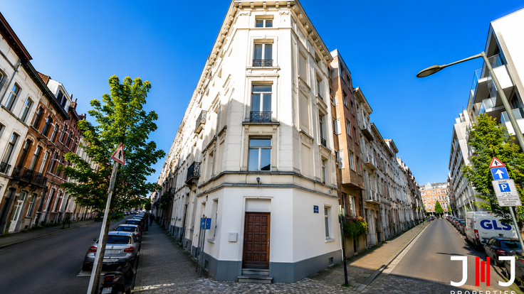 Apartment block for sale in Saint-Josse-ten-Noode