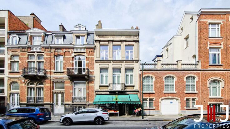 Triplex for sale in Sint-Pieters-Woluwe