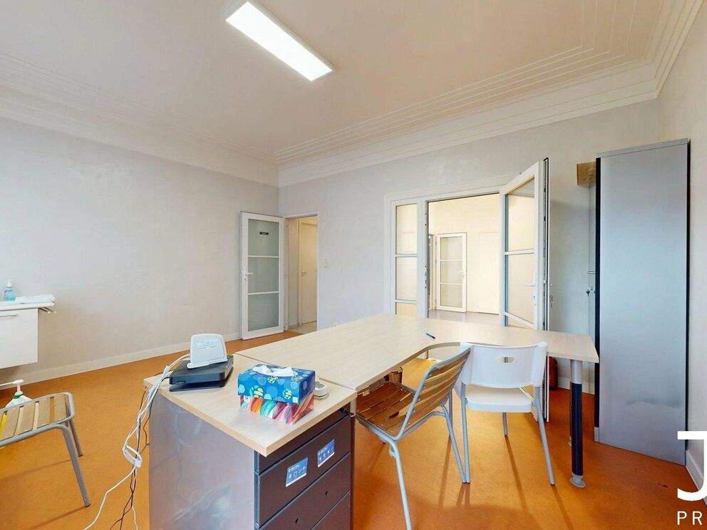 Apartment block for sale in Sint-Lambrechts-Woluwe