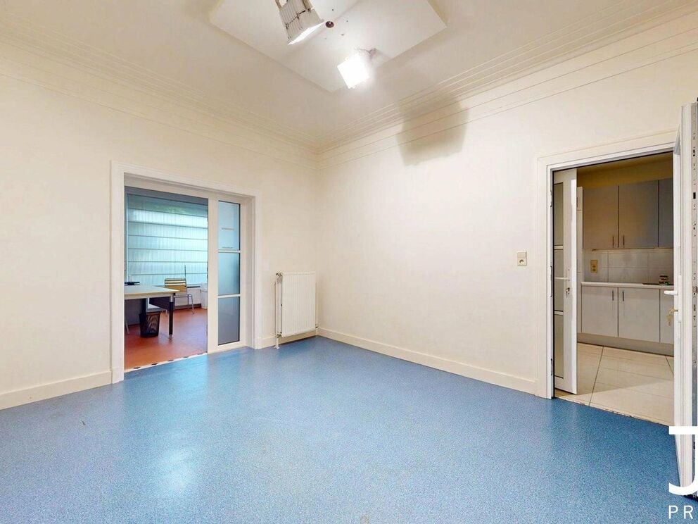 Apartment block for sale in Sint-Lambrechts-Woluwe