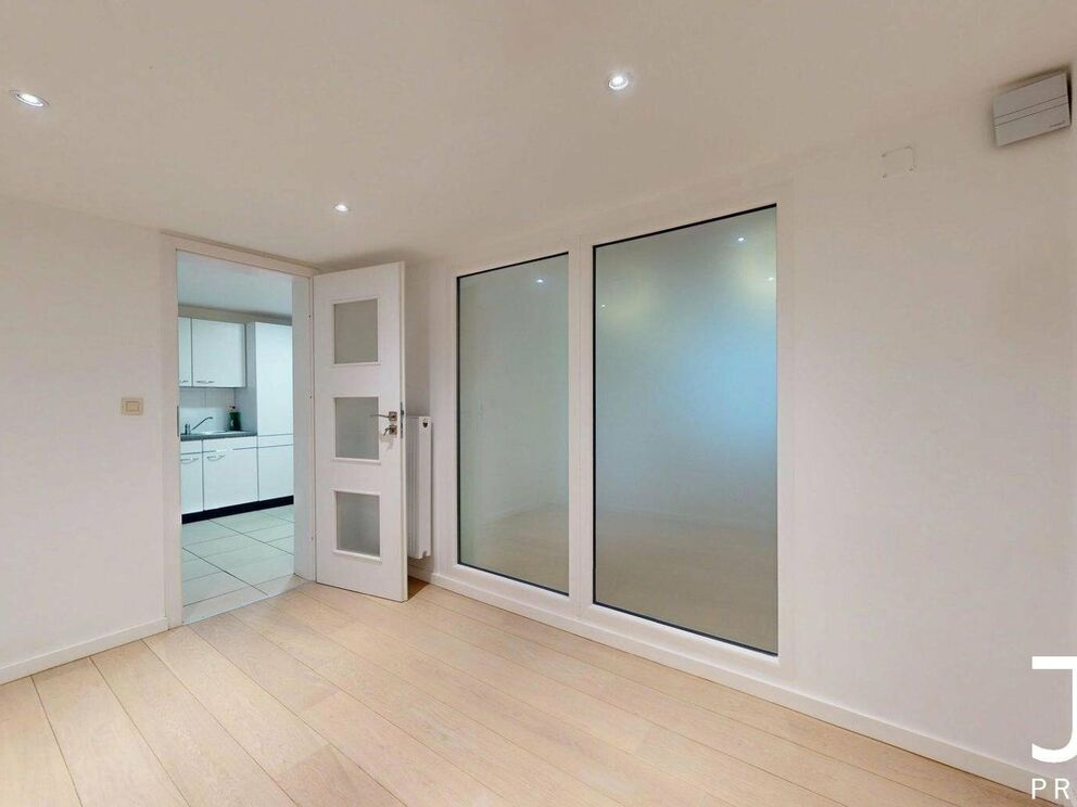 Apartment block for sale in Sint-Lambrechts-Woluwe