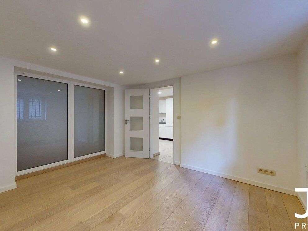 Apartment block for sale in Sint-Lambrechts-Woluwe