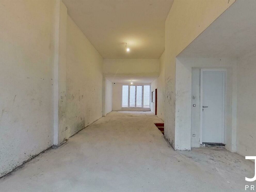 Commercieel gelijkvloers te huur in Brussel