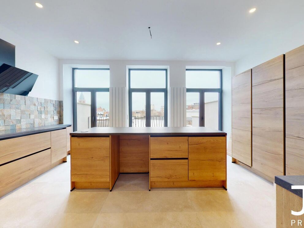 Gelijkvloerse verd. + tuin te huur in Etterbeek