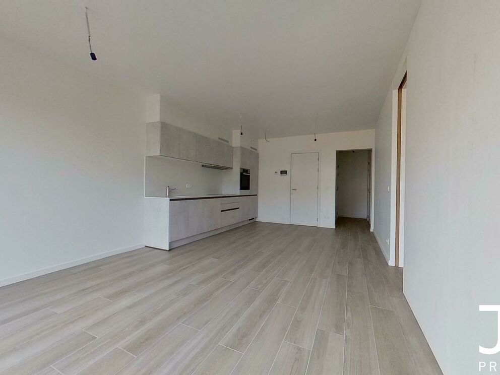 Gelijkvloerse verdieping te huur in Halle