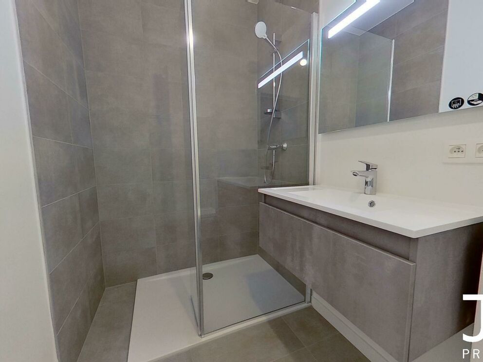 Ground floor for rent in Halle