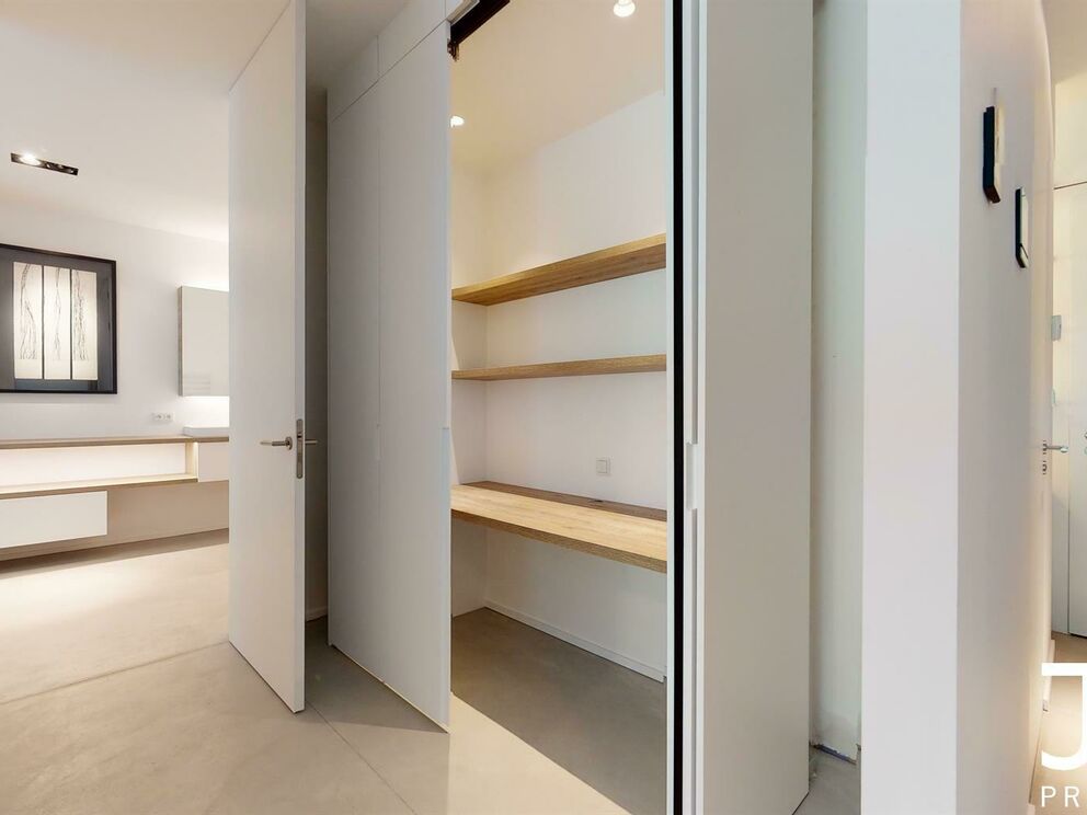 Ground floor for rent in Sint-Pieters-Woluwe