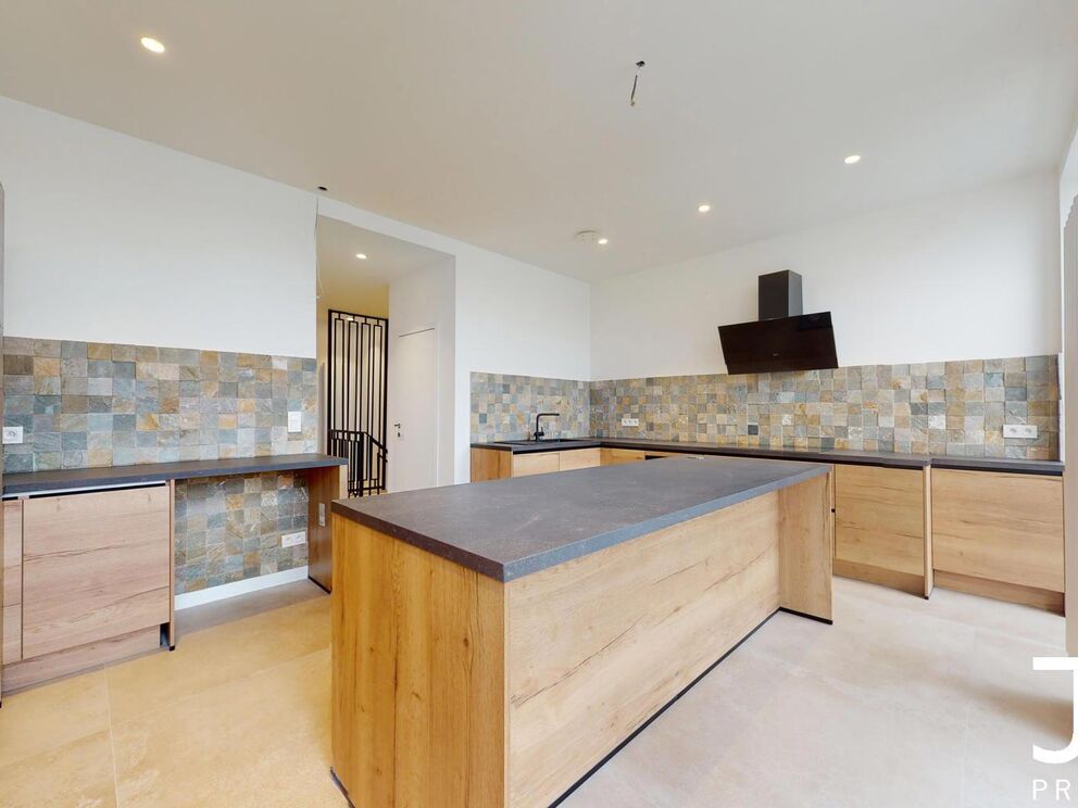 Ground floor with garden for rent in Etterbeek