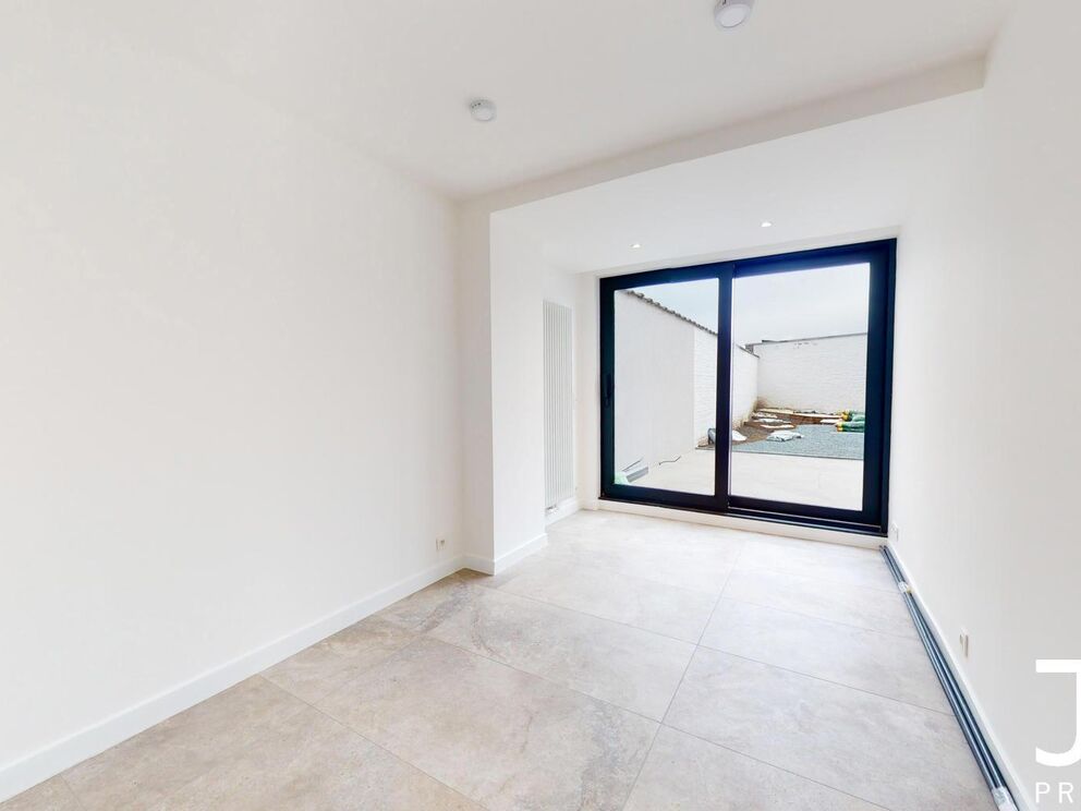 Ground floor with garden for rent in Etterbeek