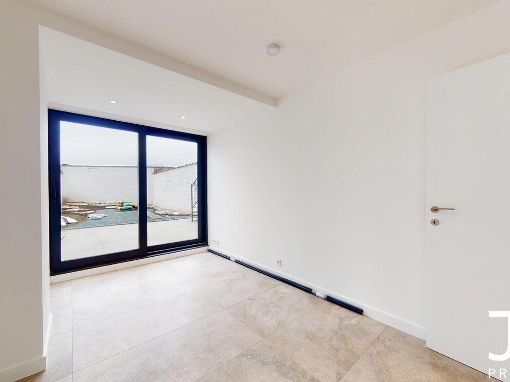 Ground floor with garden for rent in Etterbeek