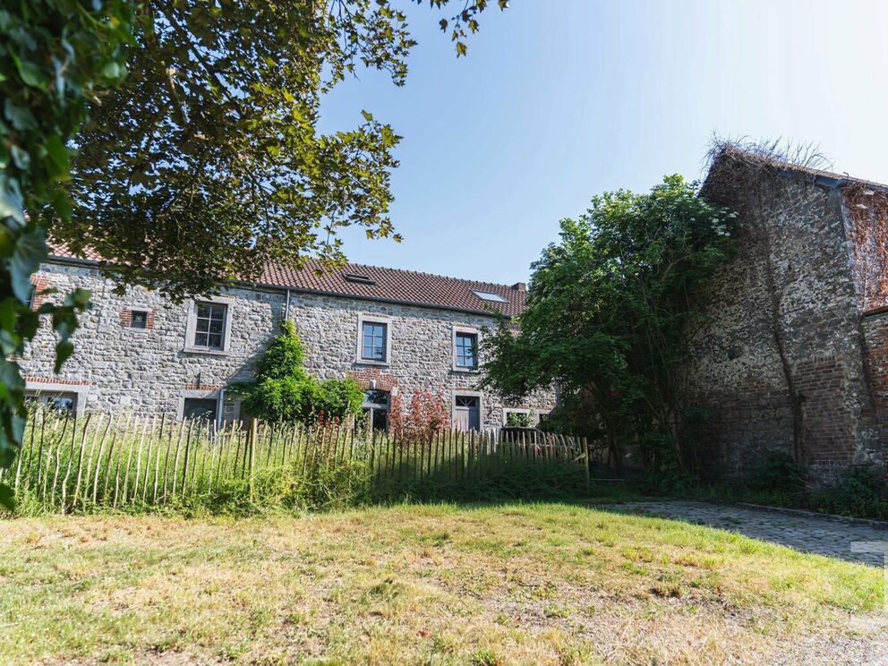 Immeuble à appartements à vendre à Jemeppe-sur-Sambre
