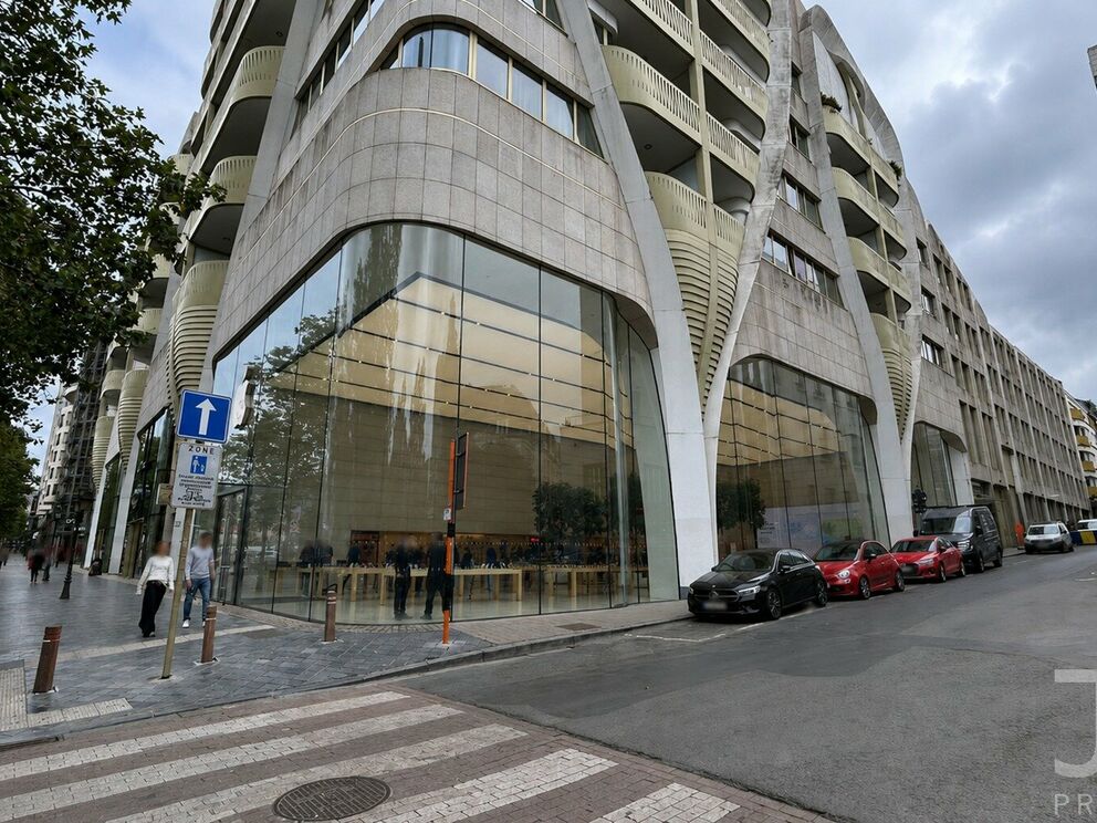 Inside parking for rent in Brussels