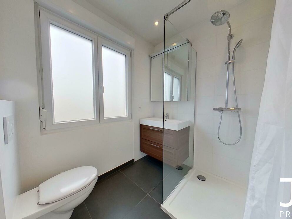 Penthouse for rent in Schaarbeek